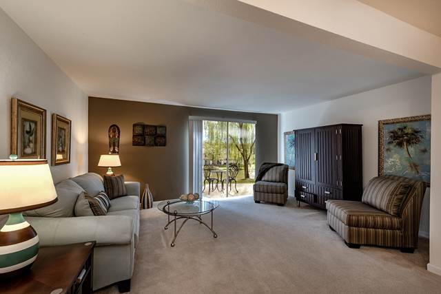 1-bedroom townhome at Shadowmoss Pointe Apartments And Townhomes in Charleston, SC